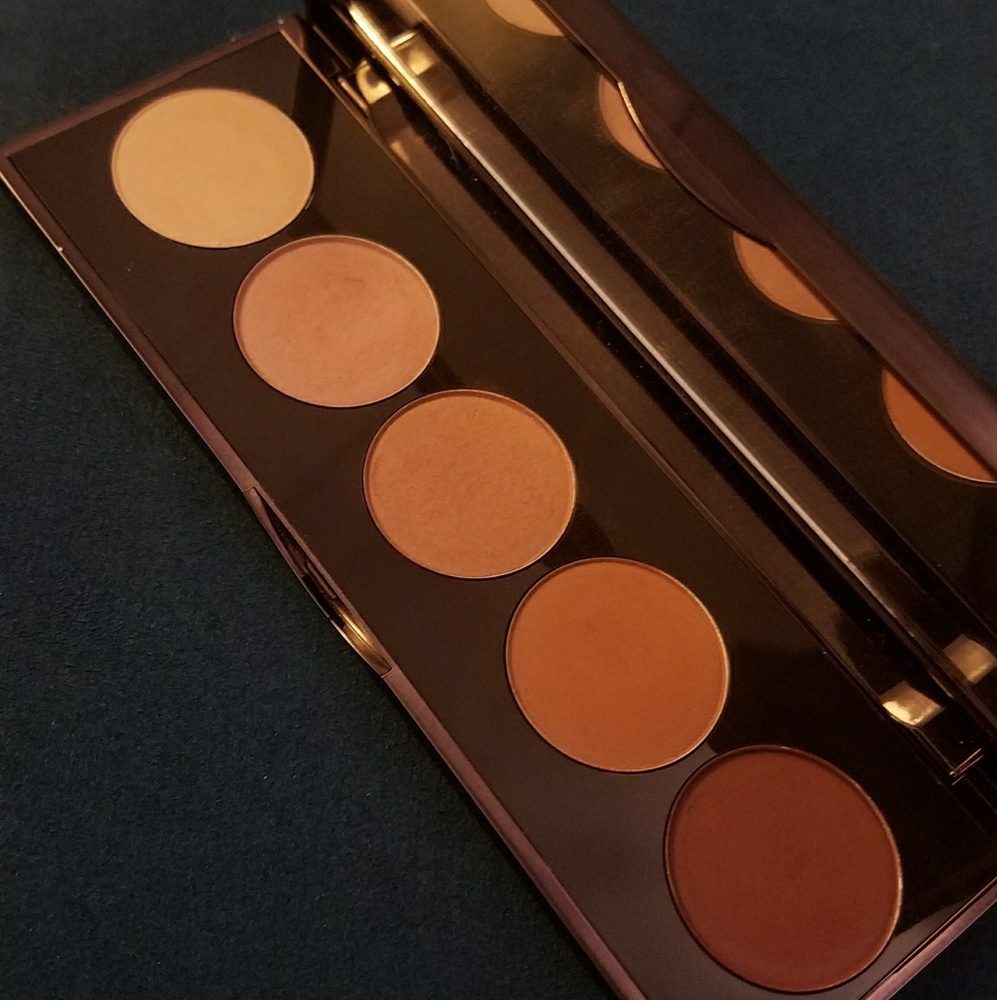 Becca ombre rouge